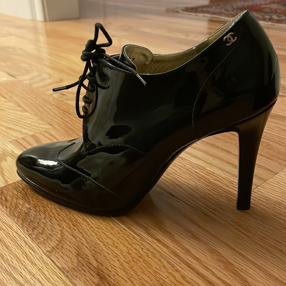 Chanel black patent leather booties - Picture 4 of 5